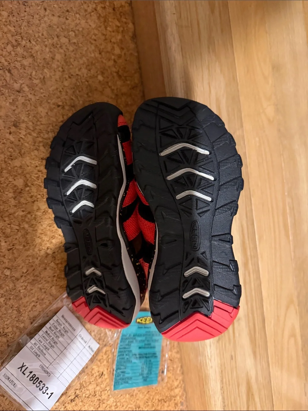KEEN kids Newport H2 Water Friendly Sandal - SAMPLE PAIR